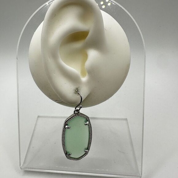Retired Kendra Scott Elle "green Chalcedony" dangle earrings in silver tone! - Picture 7 of 12
